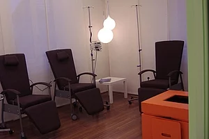 Onkologische Praxis Dr. Hempel, Dr. Hochdörfer, Donauwörth, Behandlungsraum