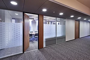 Sonntag & Partner Wirtschaftskanzlei, München, Flur zu den Besprechungsräumen